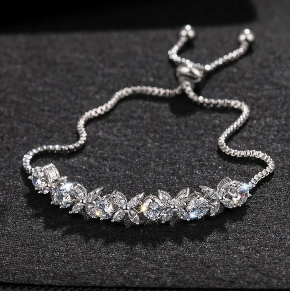 XO NEW XO STUNNING!! CZ XO BRACELET in SILVER Plating XO